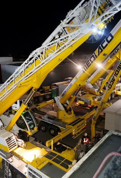 Mise en place des grues de 130 et 160 T ainsi que nacelle négative de 57m
